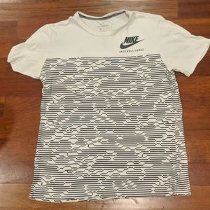 Nike Men's International T-Shirt Large